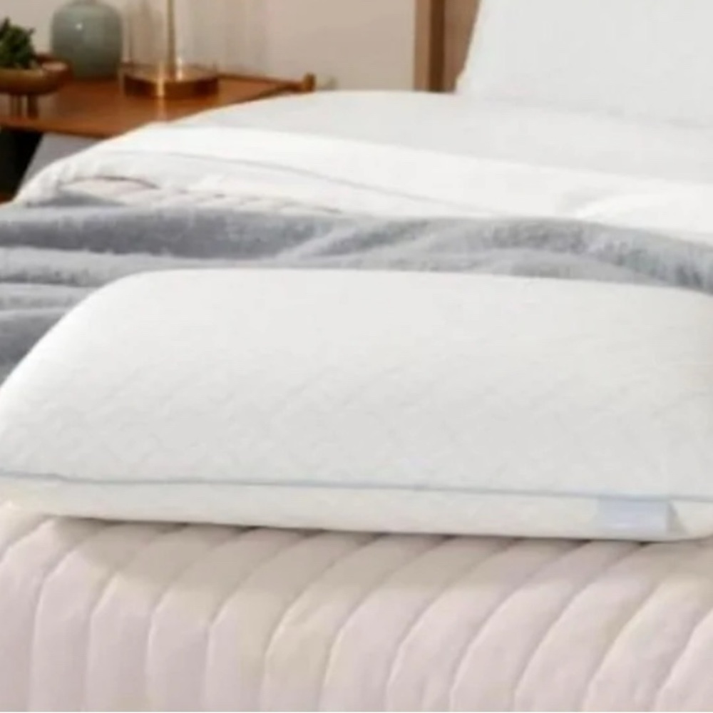 Tempur-Pedic Cooling Memory Foam Pillow - Picture 8 of 9